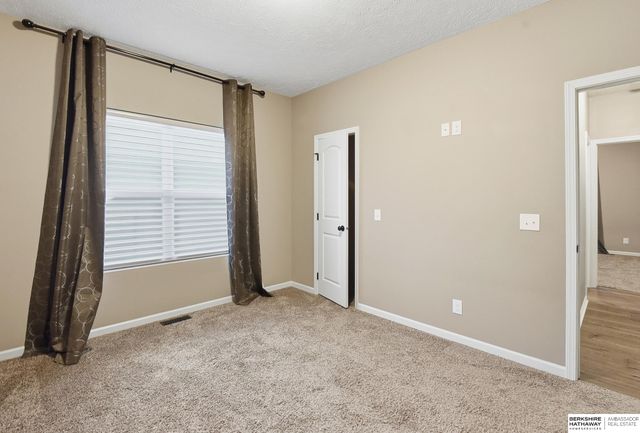 4519 N 206th Street, Elkhorn, NE 68022