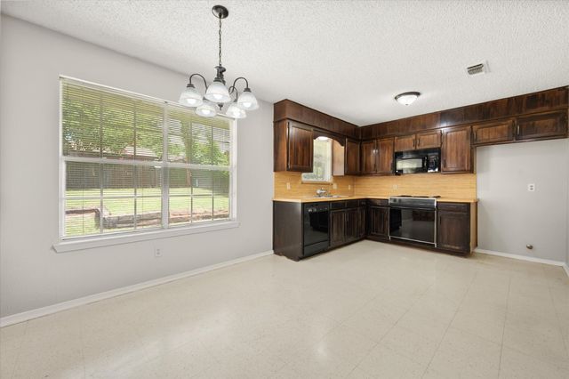 5903 Spring Hill Court, Arlington, TX 76016