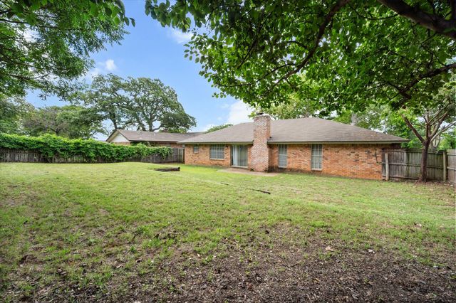 5903 Spring Hill Court, Arlington, TX 76016