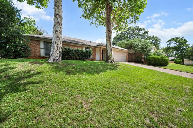 5903 Spring Hill Court, Arlington, TX 76016