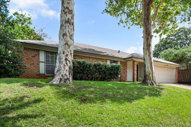 5903 Spring Hill Court, Arlington, TX 76016