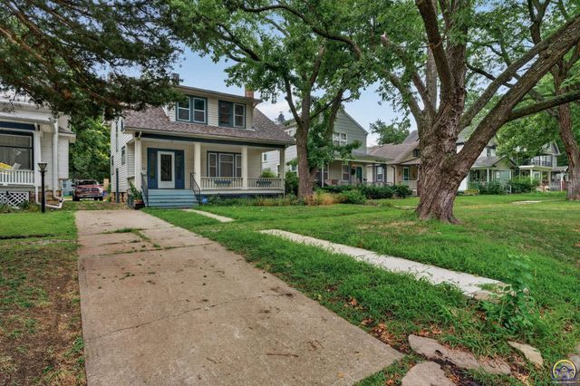 1282 SW College AVE, Topeka, KS 66604