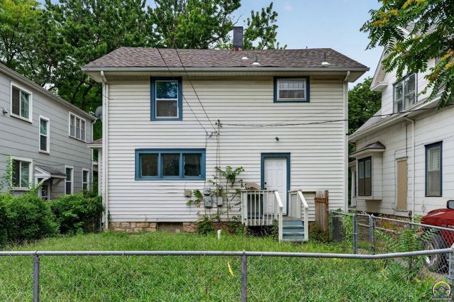 1282 SW College AVE, Topeka, KS 66604