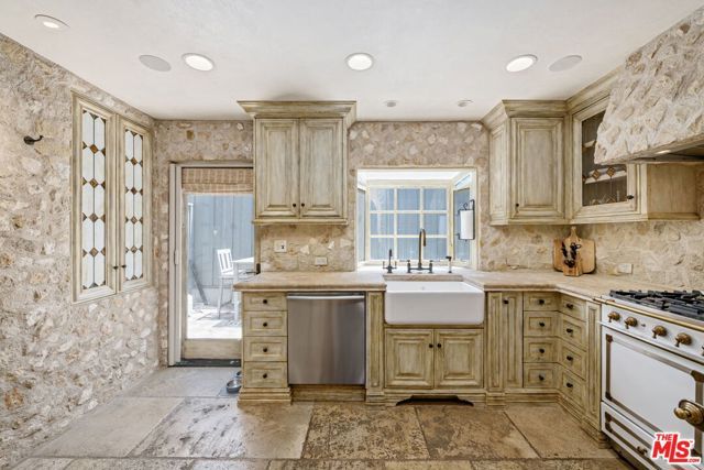 2408 34th Street 4, Santa Monica, CA 90405