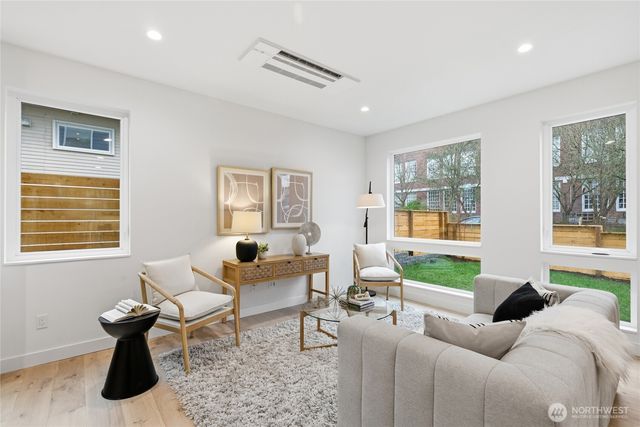 6515 19th Avenue NW, Seattle, WA 98117