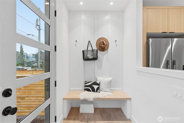 6515 19th Avenue NW, Seattle, WA 98117