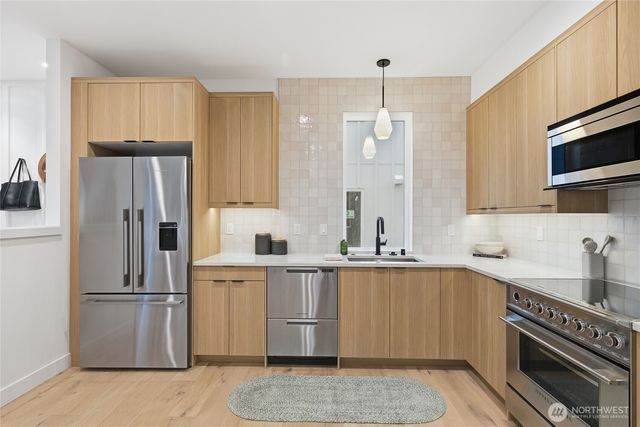 6515 19th Avenue NW, Seattle, WA 98117