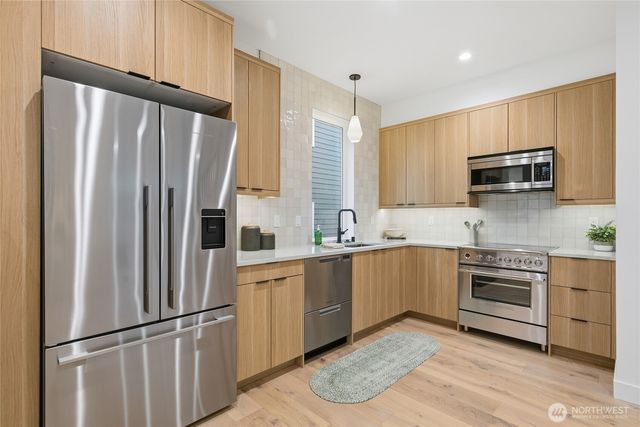 6515 19th Avenue NW, Seattle, WA 98117