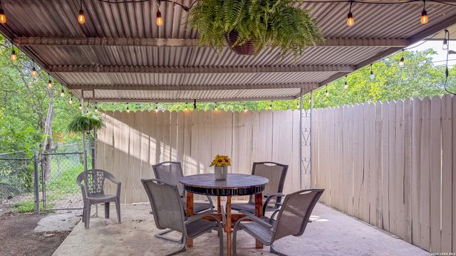 4535 LYCEUM DR, San Antonio, TX 78229
