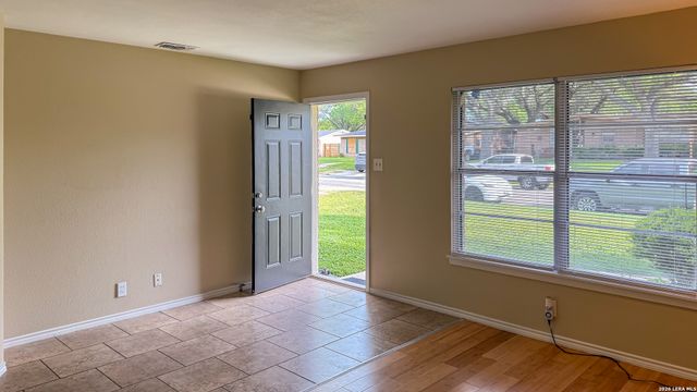 4535 LYCEUM DR, San Antonio, TX 78229