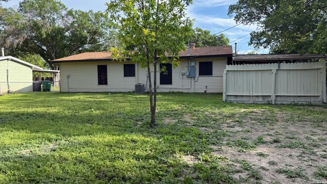 4535 LYCEUM DR, San Antonio, TX 78229