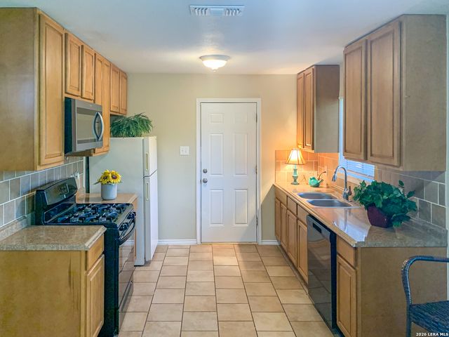 4535 LYCEUM DR, San Antonio, TX 78229