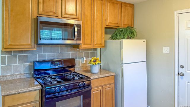 4535 LYCEUM DR, San Antonio, TX 78229