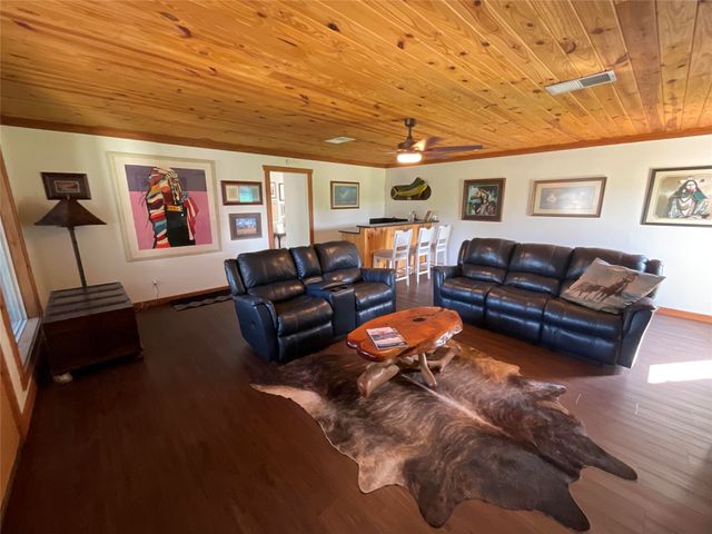 800 N Seven Points Drive, Kemp, TX 75143