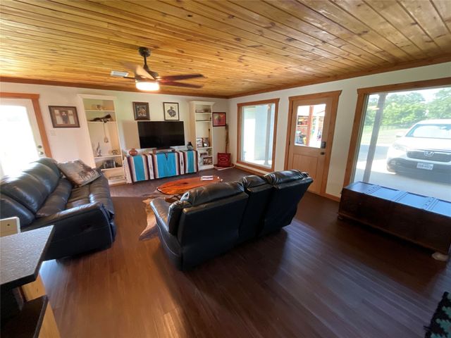 800 N Seven Points Drive, Kemp, TX 75143