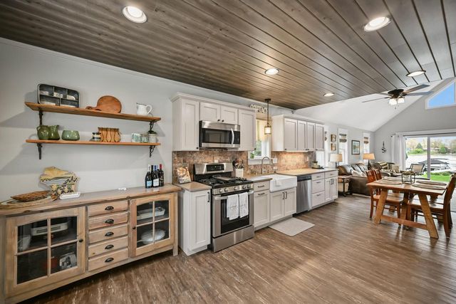 28918 Kramer DRIVE, Waterford, WI 53185