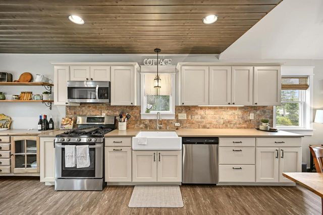 28918 Kramer DRIVE, Waterford, WI 53185
