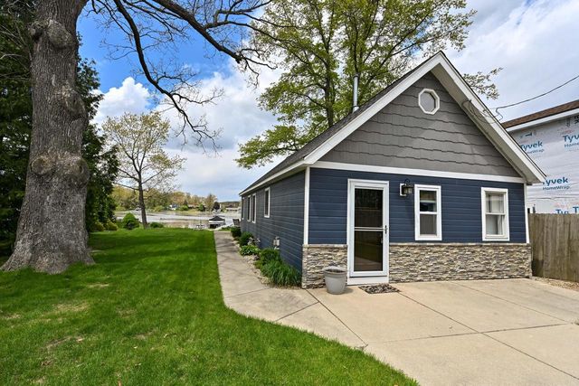 28918 Kramer DRIVE, Waterford, WI 53185