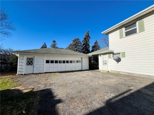 355 Taft Avenue, Irondequoit, NY 14609