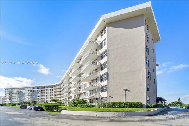 2851 S Ocean Boulevard 7U, Boca Raton, FL 33432