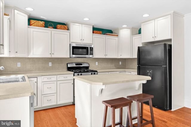 28 GREYSTONE CIR, Willow Street, PA 17584