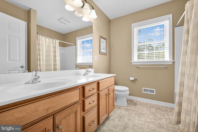 28 GREYSTONE CIR, Willow Street, PA 17584