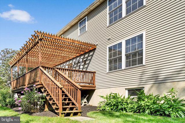 28 GREYSTONE CIR, Willow Street, PA 17584