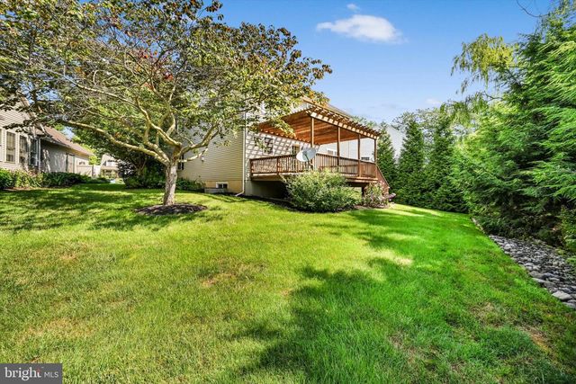28 GREYSTONE CIR, Willow Street, PA 17584