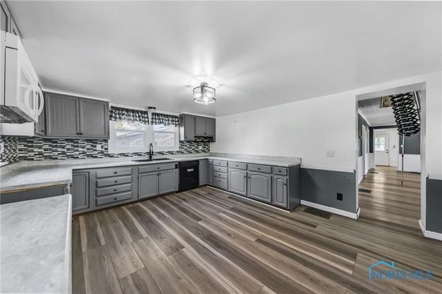 130 S Rock Street, Sherwood, OH 43556