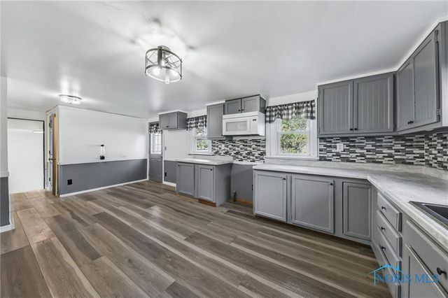 130 S Rock Street, Sherwood, OH 43556