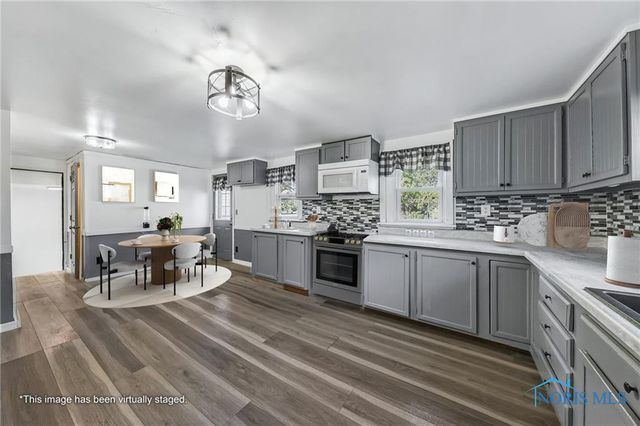 130 S Rock Street, Sherwood, OH 43556