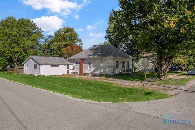 130 S Rock Street, Sherwood, OH 43556