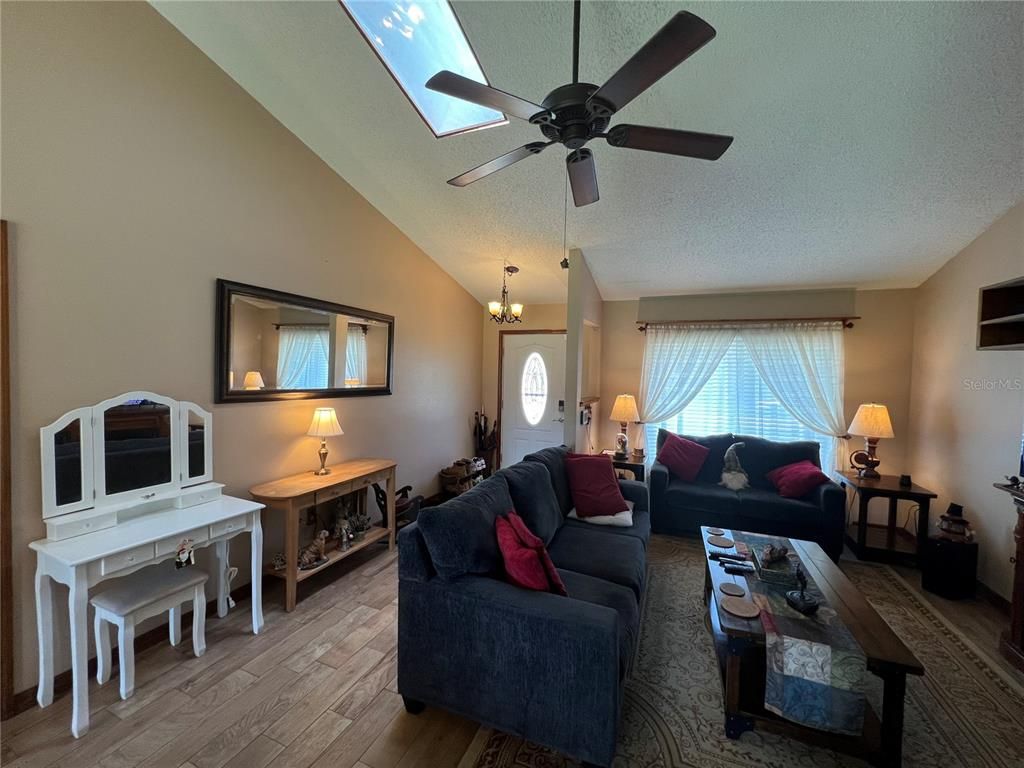 Image 10 of property listing at 1073 PINDER STREET, Deltona, FL 32725