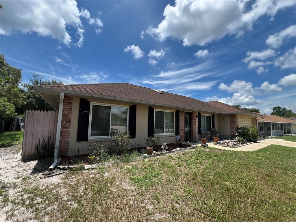 Image 2 of property listing at 1073 PINDER STREET, Deltona, FL 32725