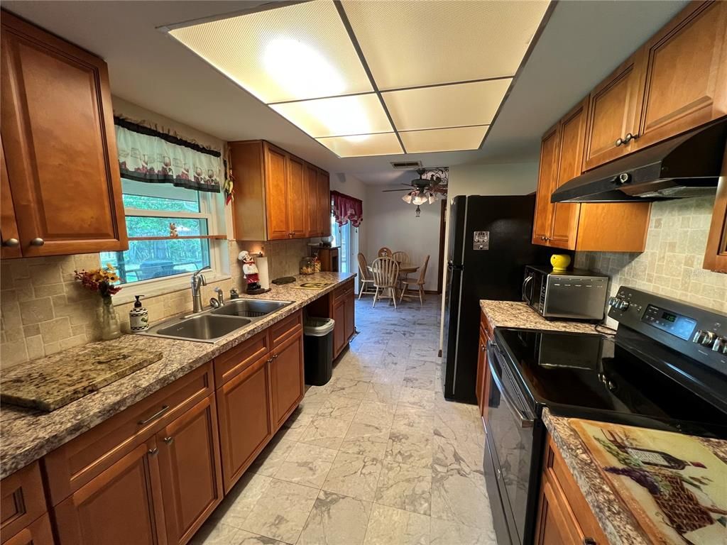 Image 20 of property listing at 1073 PINDER STREET, Deltona, FL 32725