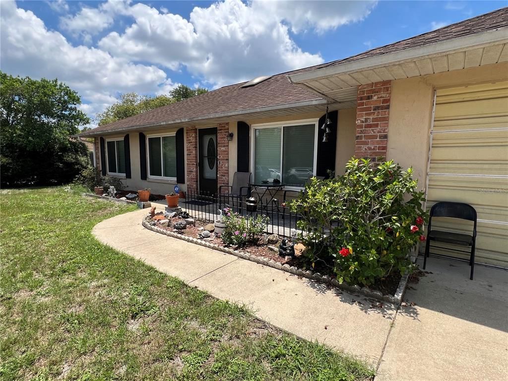 Image 4 of property listing at 1073 PINDER STREET, Deltona, FL 32725