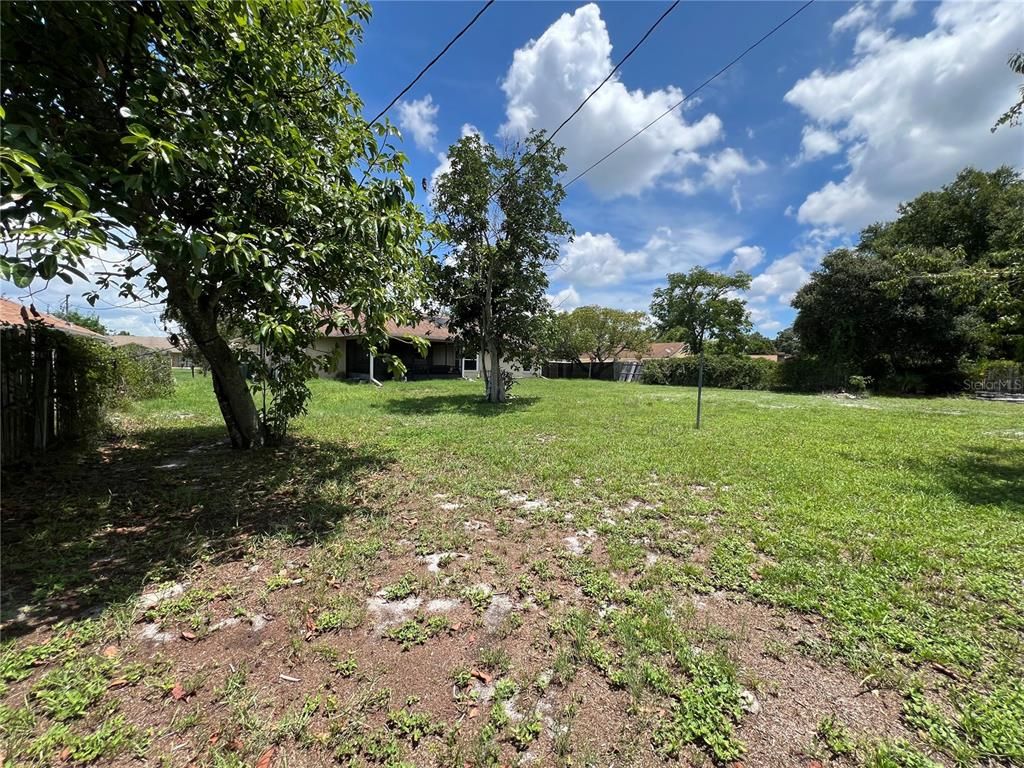 Image 40 of property listing at 1073 PINDER STREET, Deltona, FL 32725