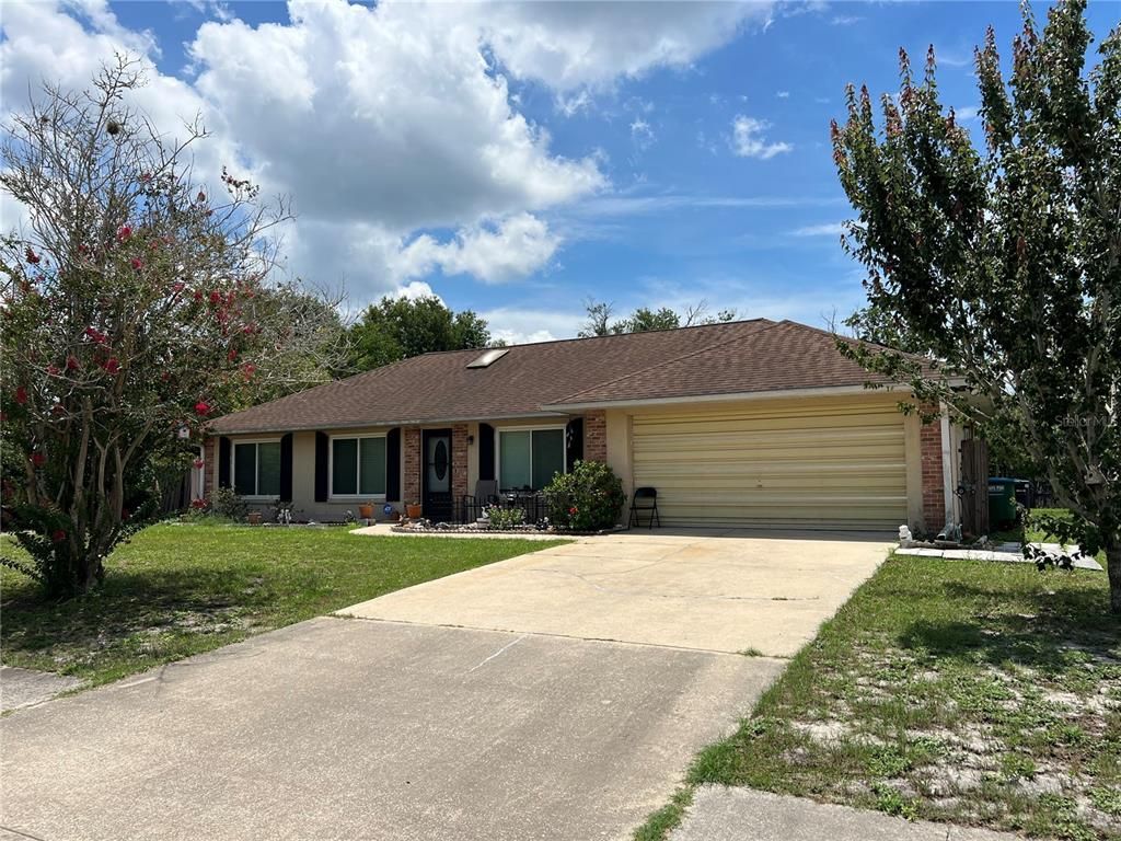 Image 6 of property listing at 1073 PINDER STREET, Deltona, FL 32725