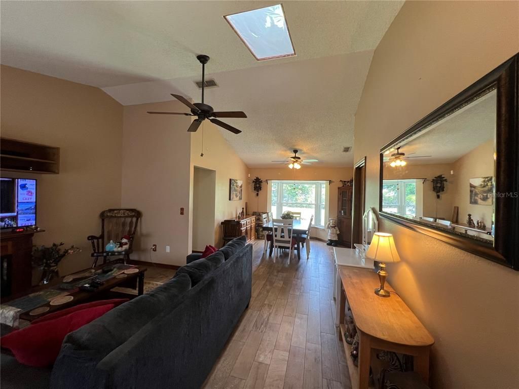 Image 7 of property listing at 1073 PINDER STREET, Deltona, FL 32725