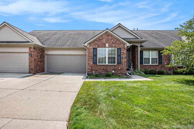 5477 Victory Circle, Sterling Heights, MI 48310