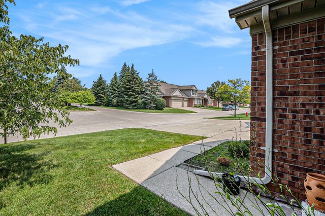 5477 Victory Circle, Sterling Heights, MI 48310