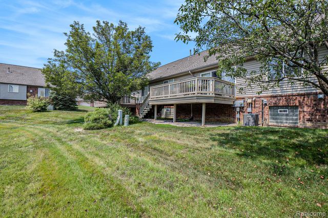 5477 Victory Circle, Sterling Heights, MI 48310