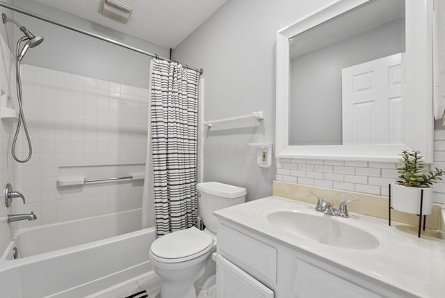 3436 Smileys Corner, Hilliard, OH 43026