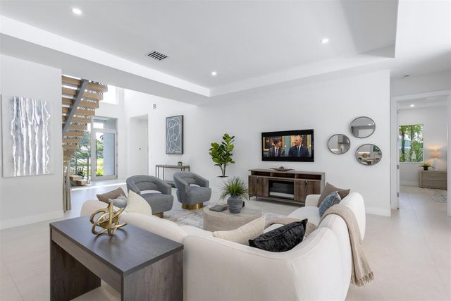 417 Lake Drive, Delray Beach, FL 33444