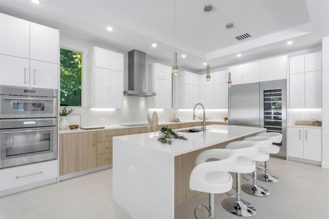 417 Lake Drive, Delray Beach, FL 33444