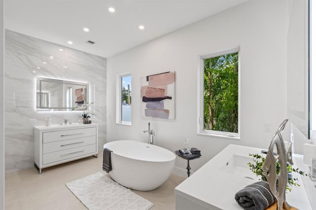 417 Lake Drive, Delray Beach, FL 33444