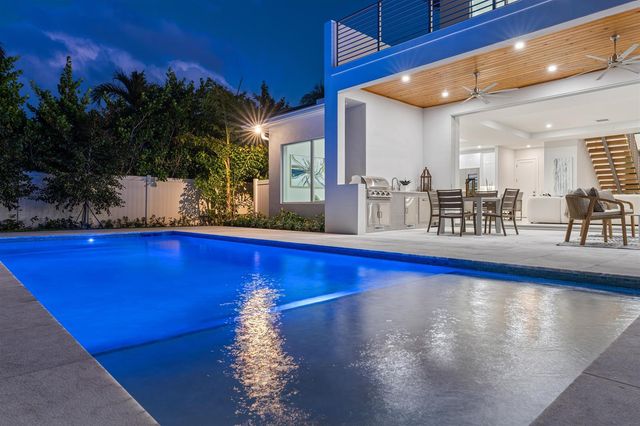 417 Lake Drive, Delray Beach, FL 33444