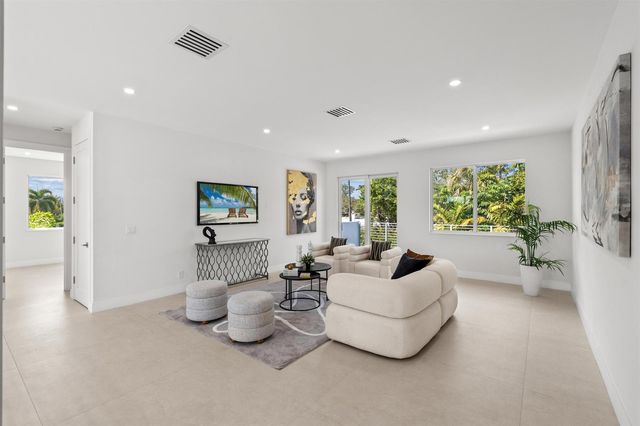 417 Lake Drive, Delray Beach, FL 33444