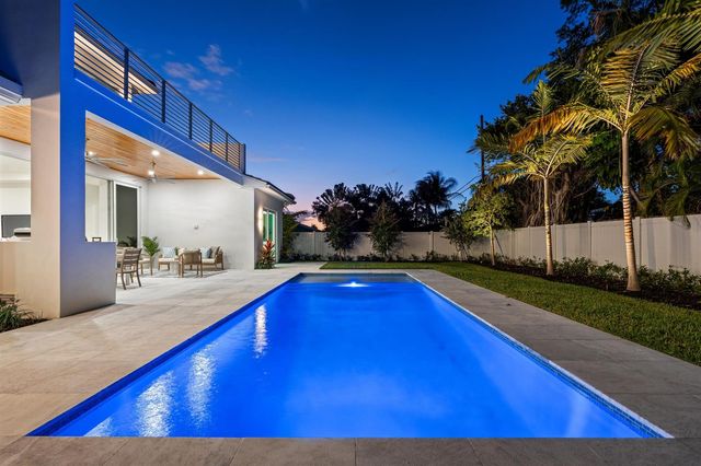 417 Lake Drive, Delray Beach, FL 33444