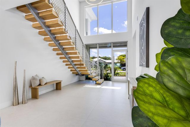 417 Lake Drive, Delray Beach, FL 33444